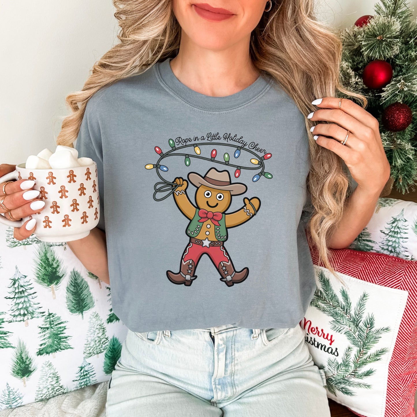 Cowboy Gingerbread Western Christmas T-Shirt – Rustic Country Holiday Tee with Lasso Lights & Rodeo Charm