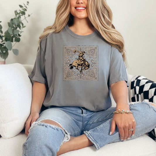 Bandana bronco cowgirl graphic tee on model in color grey